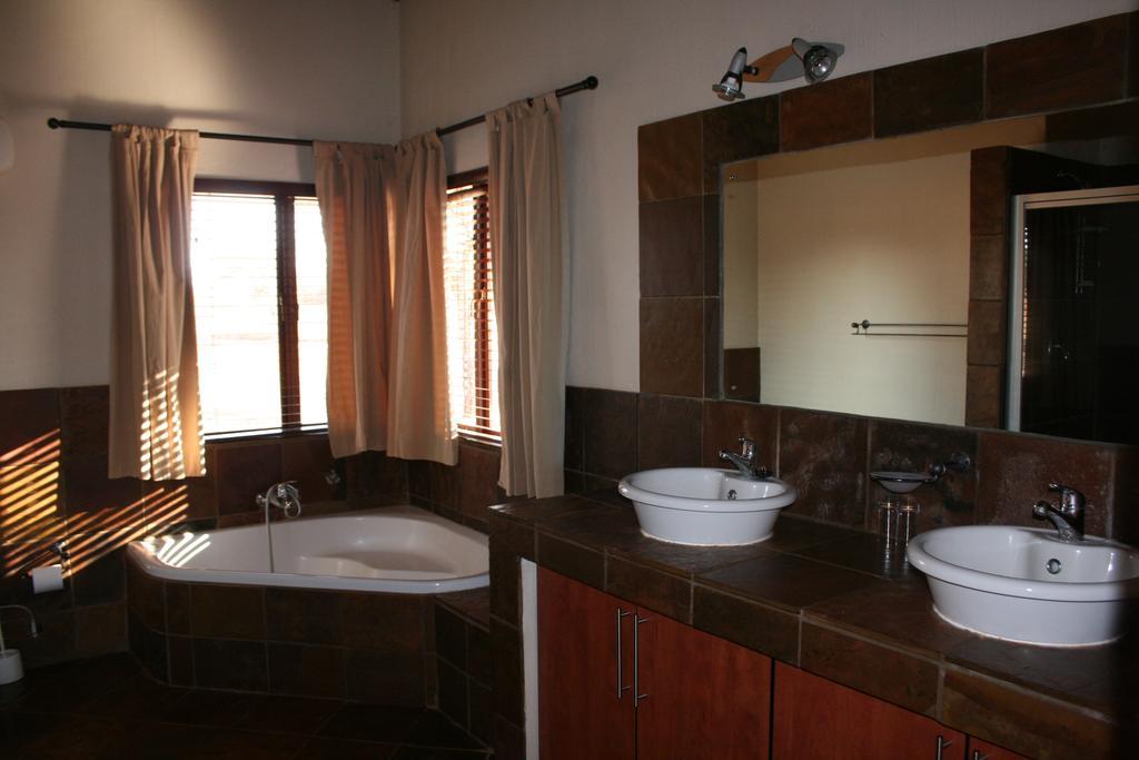Makhato 84 Bush Lodge เบอลา-เบอลา ห้อง รูปภาพ